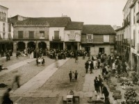 La plaza en un día de mercado