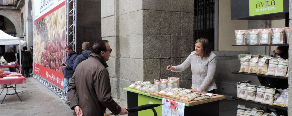 Ávila Auténtica acerca los productos de la provincia a La Adrada y la capital abulense