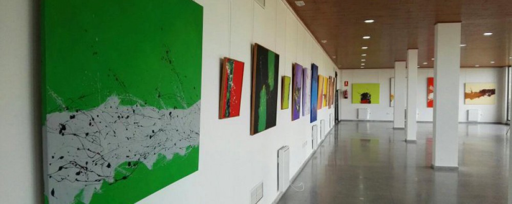 El programa de exposiciones itinerantes de la Diputación de Ávila lleva obras de Fernando Tejerizo a Casillas