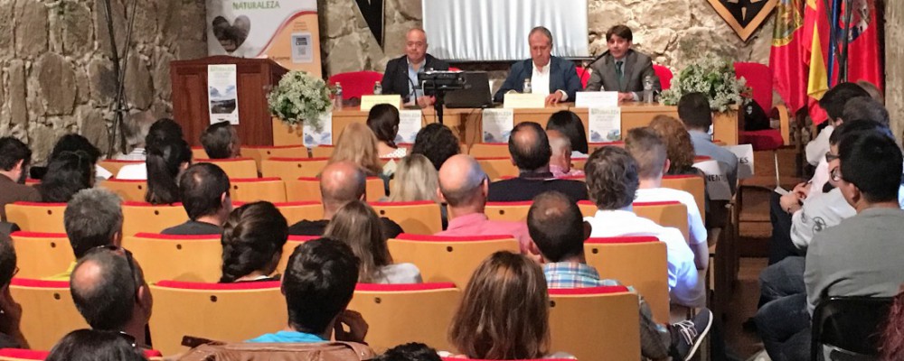 El I Foro de Turismo de Naturaleza reúne a más de 80 personas en Arenas de San Pedro en torno al turismo sostenible