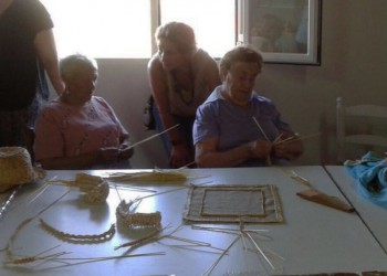 La Diputación de Ávila apoya la recuperación de tradiciones en la IX Jornada de Turismo de las gorras típicas de Solana de Rioalmar (3º Fotografía)
