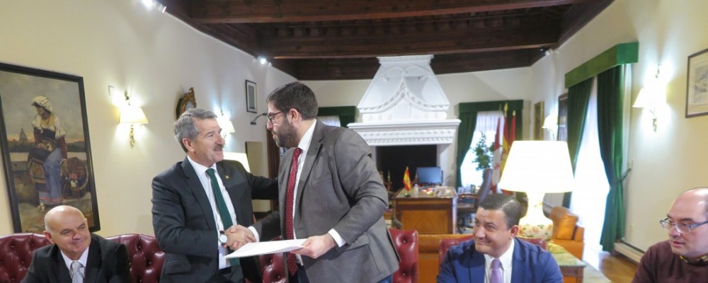La Diputación de Ávila y Confae suscriben un convenio para poner en marcha una oficina de captación de inversiones dentro del Plan Ávila 2020