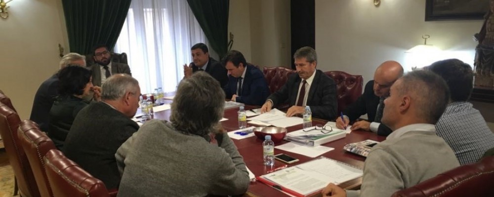 La Mesa de Diálogo Social solicitará al Gobierno de España la aplicación de un millón de euros consignados en los PGE a industrialización