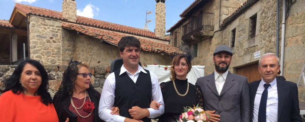 Navacepedilla de Corneja celebra sus fiestas de verano con una recreación de una boda antigua