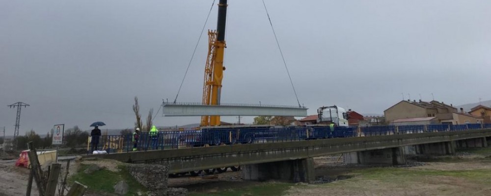 La Diputación de Ávila ejecuta obras de ampliación del puente de acceso al municipio de El Fresno, en la carretera AV-P-402