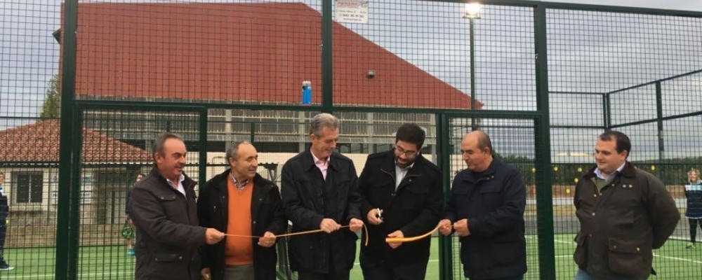 San Pedro del Arroyo completa sus instalaciones deportivas con la apertura de una pista de pádel