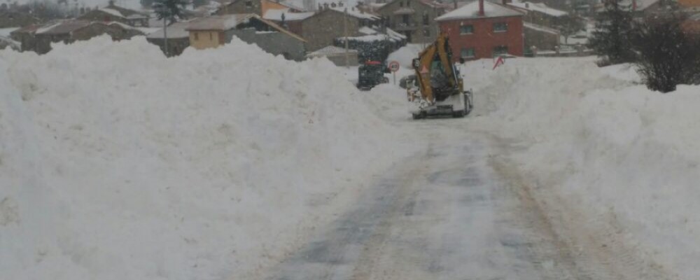 El operativo de vialidad invernal actúa en 150 carreteras de la red provincial