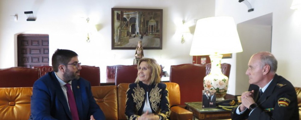 El presidente de la Diputación de Ávila recibe al nuevo comisario jefe provincial de la Policía Nacional