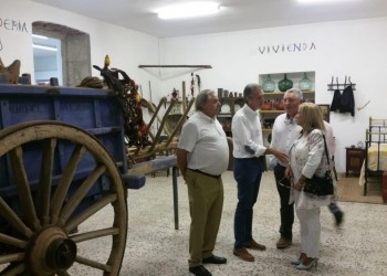 El presidente en funciones de la Diputación de Ávila asiste a la inauguración del Museo Etnográfico 'Stanley Brandes' en Becedas (3º Fotografía)