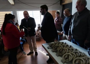 El presidente de la Diputación de Ávila entrega los premios del V Concurso de Ornitología y Canaricultura (2º Fotografía)