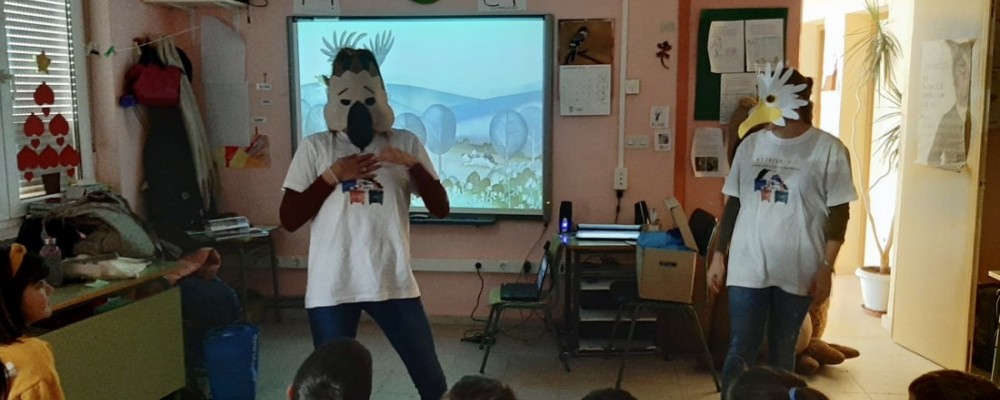 Alumnos de Primaria de la provincia aprenden a reciclar con el ejemplo de las aves carroñeras