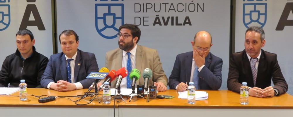 El presidente de la Diputación destaca el compromiso de la institución provincial con la cultura abulense a través de las becas de investigación de la IGDA