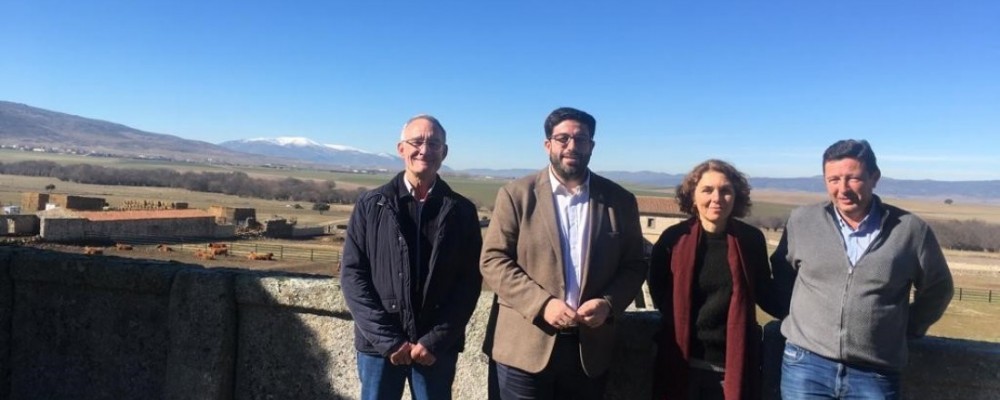 El presidente de la Diputación pone como ejemplo de desarrollo sostenible la ganadería ecológica De la Serna y su inclusión en Ávila Auténtica