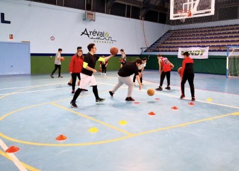 El Tiemblo, Arévalo y Natrávila acogen a casi 350 niños en la jornada de Juegos Escolares de la Diputación (2º Fotografía)