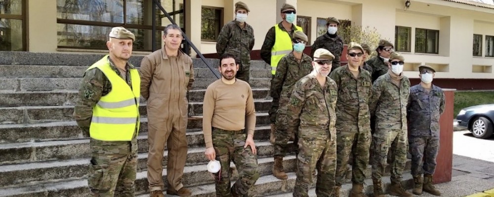 El Ejército de Tierra desinfecta las instalaciones del Centro Residencial Infantas Elena y Cristina