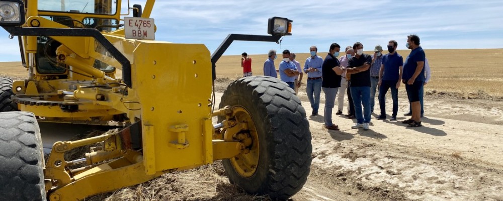 Agricultores y alcaldes agradecen la rapidez de la Diputación para controlar los topillos en La Moraña