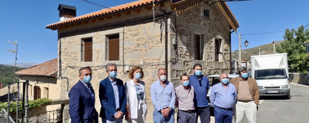 La antigua casa de teléfonos de Hoyocasero, rehabilitada con fondos de la Diputación dentro del programa Rehabitare