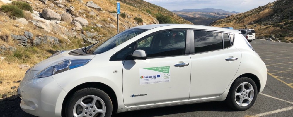 El vehículo eléctrico de la Diputación llevó la movilidad sostenible a Gredos en agosto