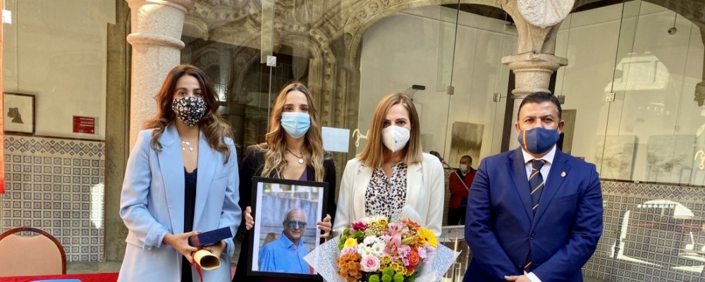 Félix Burgos recibe la Medalla de Plata de la Provincia a título póstumo