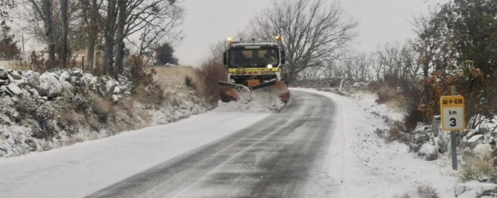 Todo el dispositivo provincial de vialidad invernal, activado ante la primera aparición de la nieve