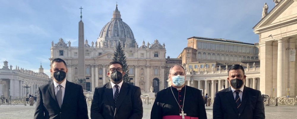 El presidente de la Diputación traslada al Papa “la realidad del medio rural abulense” en una audiencia privada