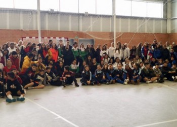 Voleibol y fútbol sala arrancan en Las Navas del Marqués con 150 escolares de toda la provincia (3º Fotografía)