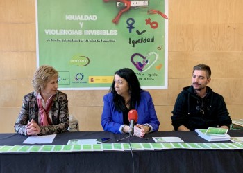 La Igualdad y las Violencias Invisibles, plasmadas en un folleto por los escolares de Peguerinos (2º Fotografía)