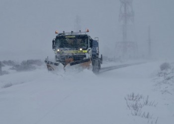 Más medios para despejar de nieve las carreteras de la red provincial de Ávila en una dura jornada (3º Fotografía)