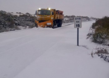 Todo el dispositivo provincial de vialidad invernal, activado ante la primera aparición de la nieve (2º Fotografía)