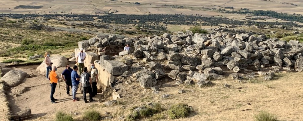 La excavación 2021 en 'El Torreón' de Ulaca sigue buscando descubrir la función que tuvo el edificio