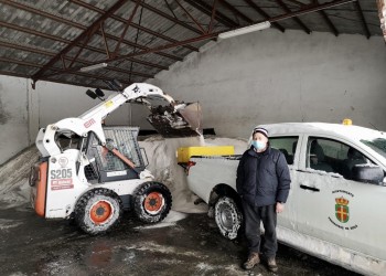 140.000 kilos de fundentes esparcidos este sábado contra la nevada de la borrasca Filomena (3º Fotografía)