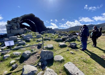 Uno de los templos del yacimiento de la Mesa, en Navarrevisca, al descubierto gracias a la inversión de la Diputación (3º Fotografía)