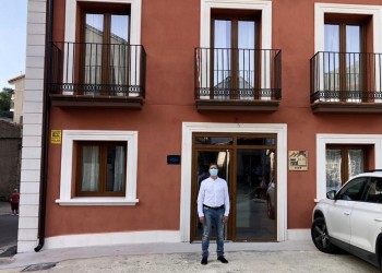 Serranillos cuenta con su primer hotel rural dedicado al turismo de estrellas (2º Fotografía)