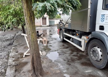 La Diputación actúa en Riatas para limpiar el agua y los arrastres ocasionados por las lluvias (3º Fotografía)