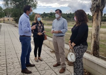 Del Nogal visita las parcelas de Sotillo y Arévalo donde se levantarán dos de los parques de bomberos (2º Fotografía)