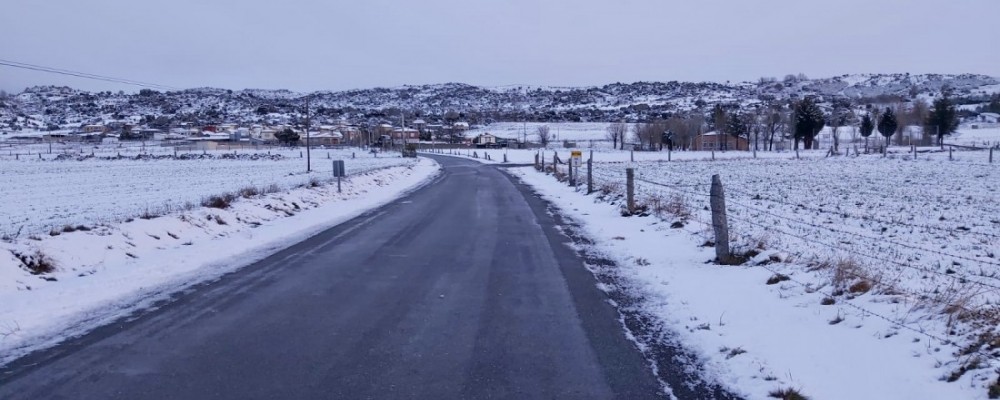El dispositivo de vialidad invernal intensifica sus trabajos para retirar la nieve caída en la provincia
