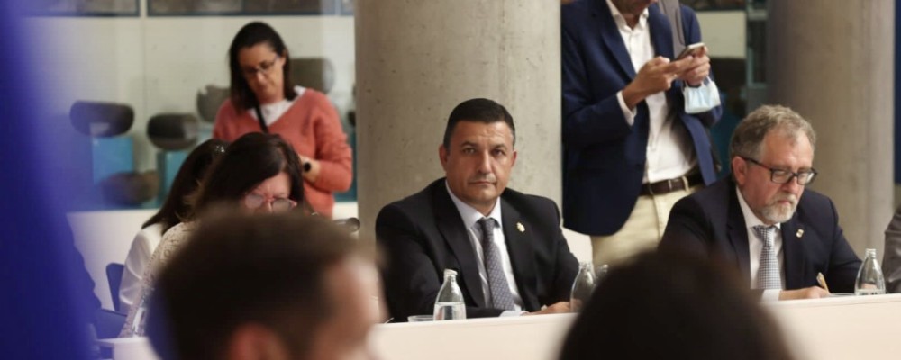 Carlos García reclama en La Palma “mayor gestión de los Fondos Europeos” y subraya el papel de las diputaciones ante catástrofes