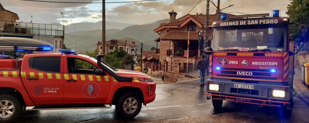 La Diputación actúa en Santa Cruz del Valle para minimizar los daños de la tromba de agua de este lunes