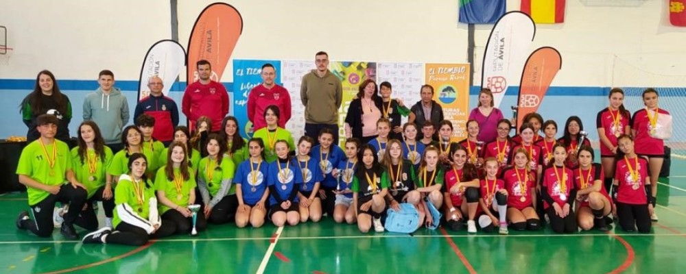 El IES Adaja gana la final infantil femenina de voleibol y pasa a la fase autonómica de los Juegos Escolares