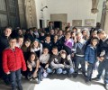 Alumnos del Colegio Santísimo Rosario conocen el Torreón de los Guzmanes guiados por el presidente