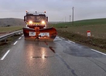 El dispositivo de vialidad invernal de la Diputación trabaja a la espera de la llegada de la nieve (2º Fotografía)