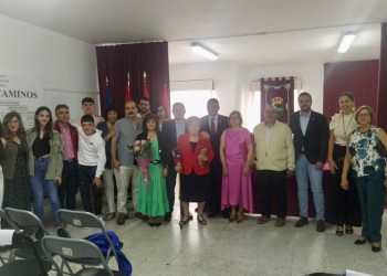 El presidente asiste al homenaje póstumo de Santo Domingo de las Posadas al que fuera su alcalde 24 años