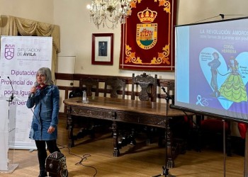Coral Herrera lleva a los adolescentes de Arenas otras formas de amor para evitar la violencia machista (2º Fotografía)