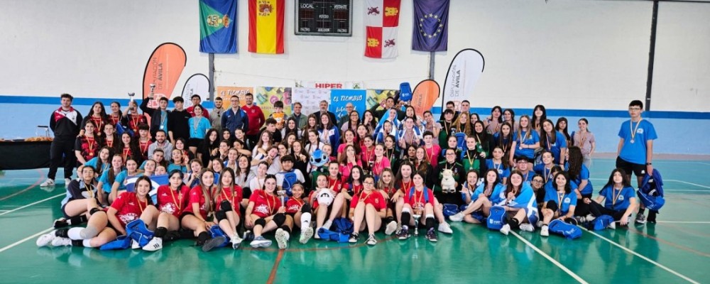 El Tiemblo acogió la final de voleibol cadete y juvenil de los Juegos Escolares Provinciales