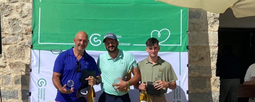 El torneo benéfico de golf de la AECC reunió en Naturávila a casi 150 jugadores