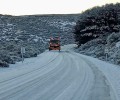 Foto de A pesar de no haber caído en abundancia, la nieve obliga a actuar en 572 km de la red provincial