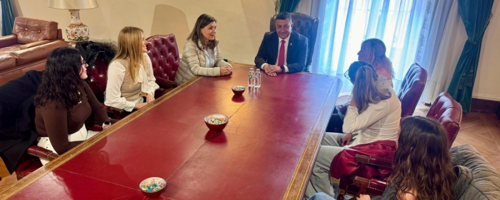 El presidente apadrina a la XII Promoción del Grado de Enfermería de la USAL, formada por 50 alumnos