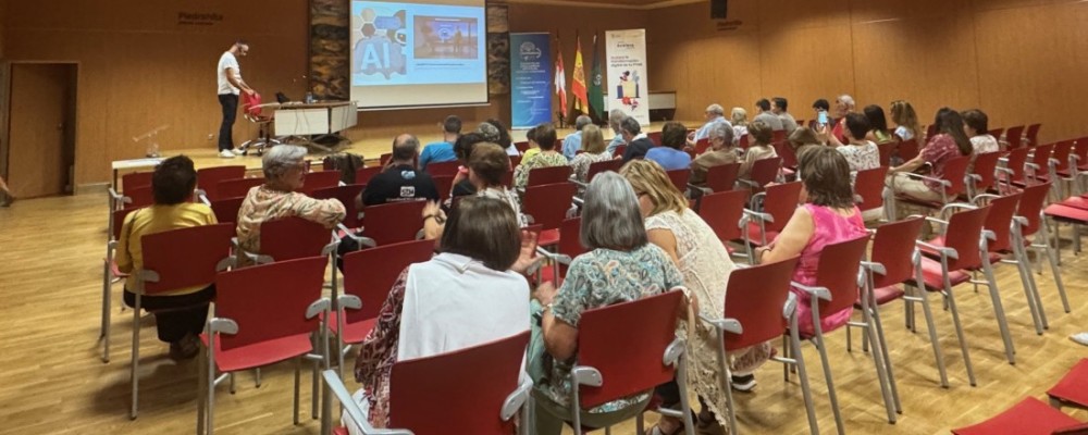 Empresarios y estudiantes, en un encuentro intergeneracional sobre IA de Acelerapyme Rural
