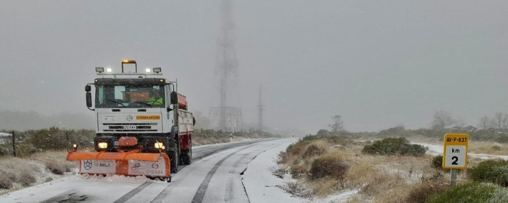 La nieve apareció débilmente en la red de carreteras provinciales, especialmente en la Zona II