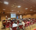 Foto de Empresarios y estudiantes, en un encuentro intergeneracional sobre IA de Acelerapyme Rural